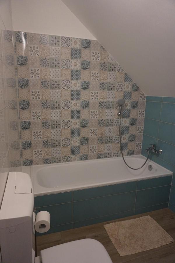 Airport Almaskert Panzio Bed & Breakfast *