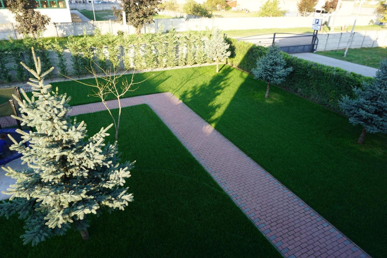 Bed & Breakfast Airport Almaskert Panzio *