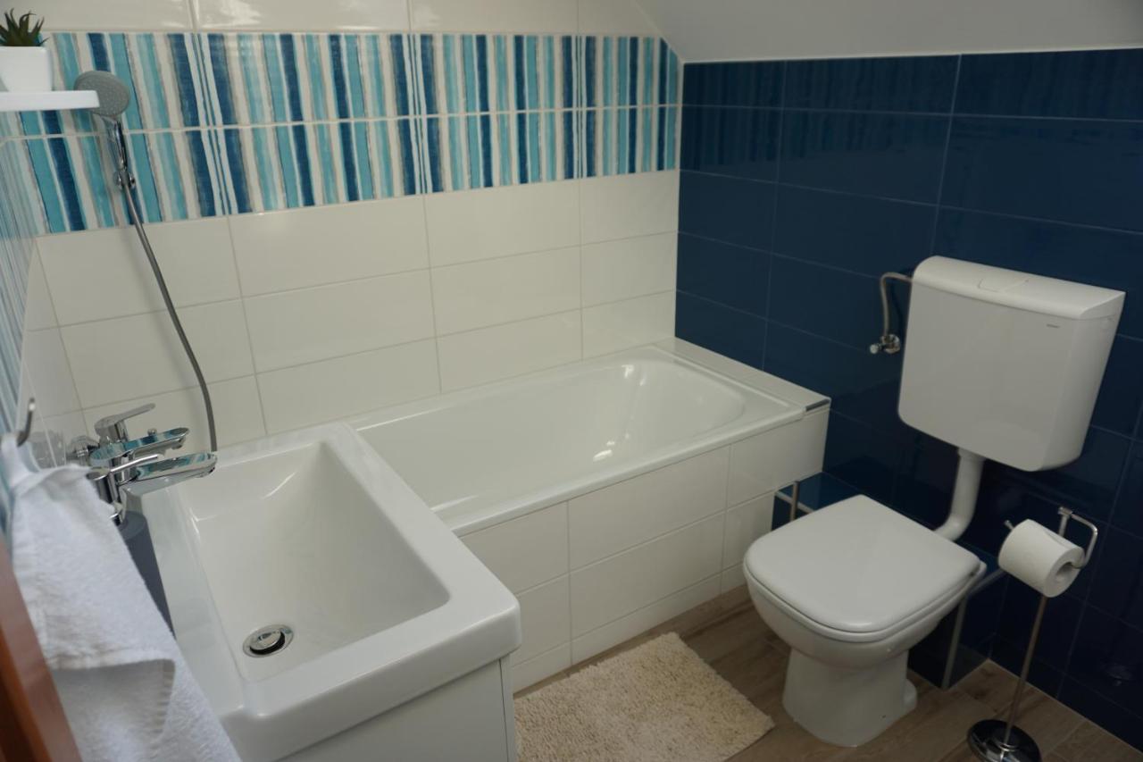 Bed & Breakfast Airport Almaskert Panzio